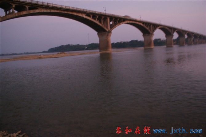 CACW8QXV.jpg