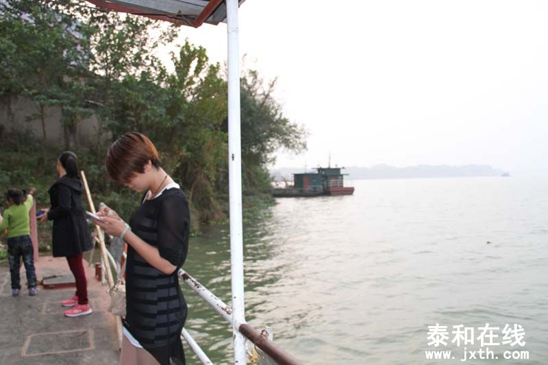 Ƭ 049.jpg