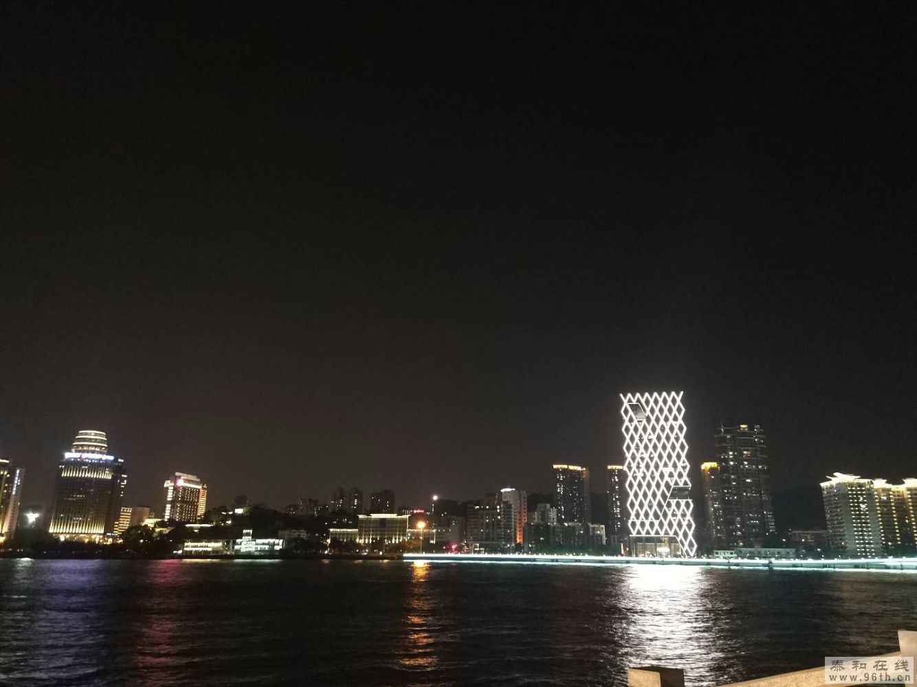 IMG_20171027_185710_HHT.jpg
