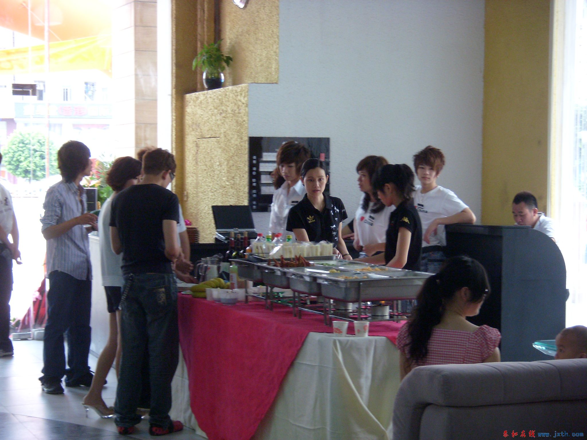 SI850153.JPG
